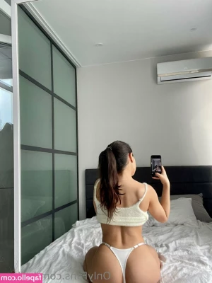 loralorii - Lil booties matter too