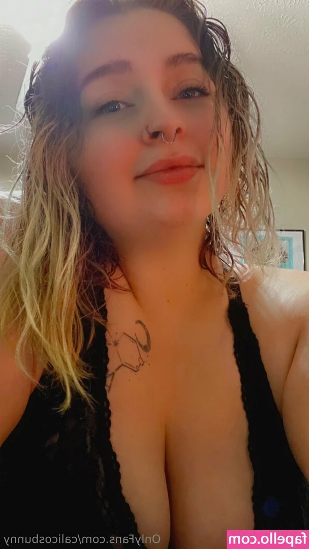calicosbunny - Good Morning Fans! Woke up to my husband going down on me this