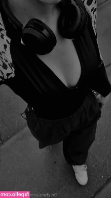 queen.888 [ queen-888 ] - Happy Humpday  babes and beauties - found an oldie but a goodie I