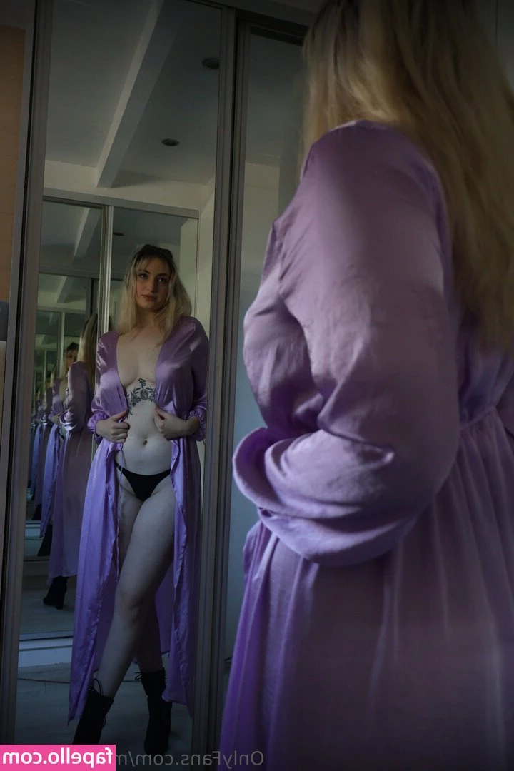 MistressMord [ mistressmord-1 ] - Something a little different. I did some anal play with my Bad Dragon