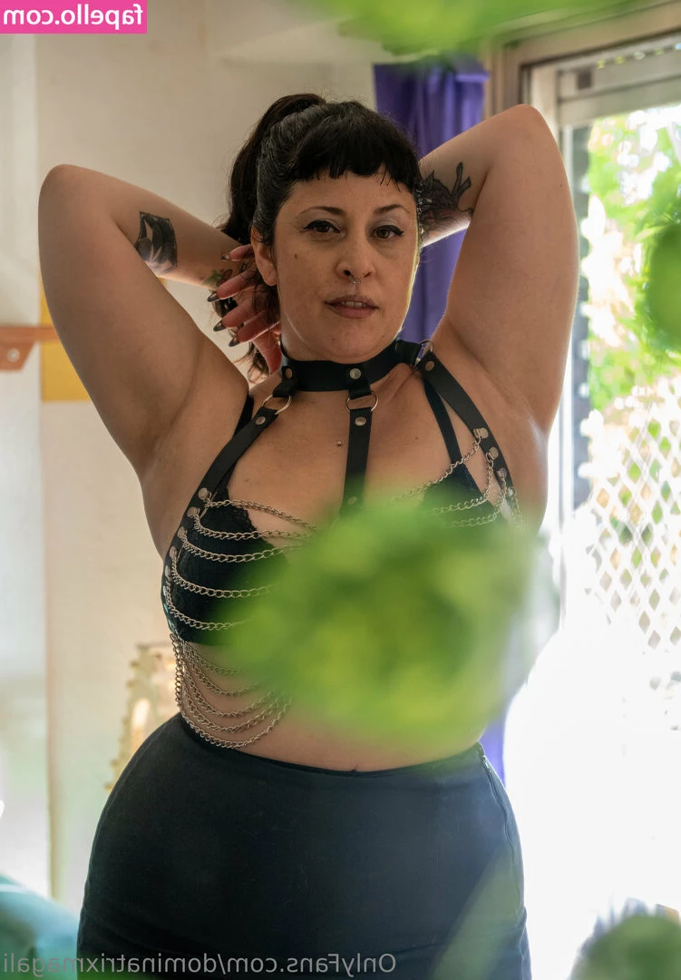 dominatrixmagali - Who wants to watch me take my study break