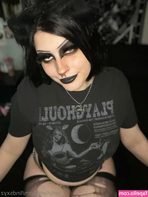 lindsxyz - 2 views from the back... enjoy <3
