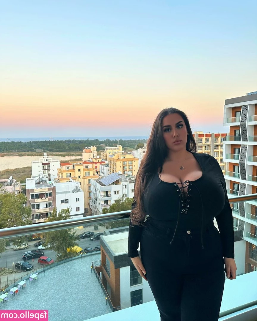 Pettiana | Cypriotmami [ pettiana-cypriotmami ] - Let me know what comes to your mind when you watch this photo