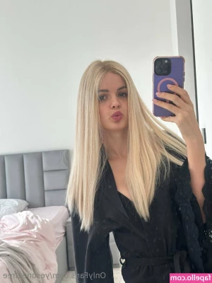 yesoneefree - Who wants to see this hot video of me taking a facial