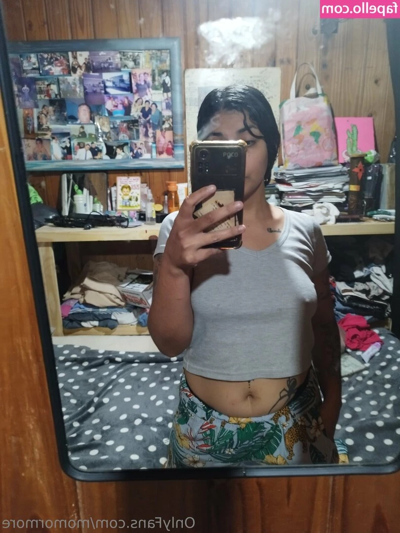 Camii Noriega [ camii-noriega ] - Dirty mirror selfie