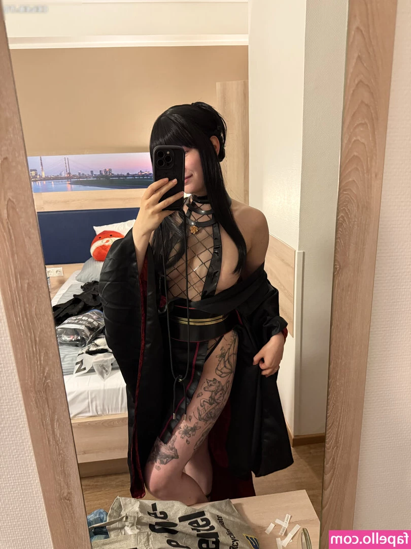 Therlyen - I need some attention