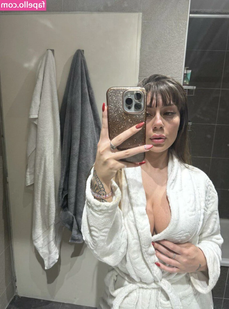Mira Love [ mira-love ] - F is for facial …. I love to take a massive load of hot cum on my