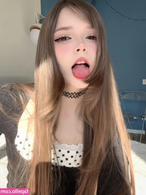 Temikkkk - It’s hard to resist how hot I look above you stepping all over that
