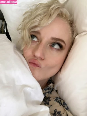 Julia Garner [ julia-garner ] - First and second Orgasm