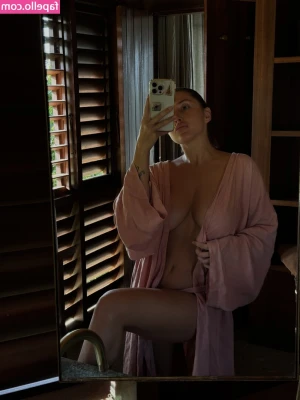 Alice Mamonova [ alice-mamonova ] - pervy bathroom selfies meow