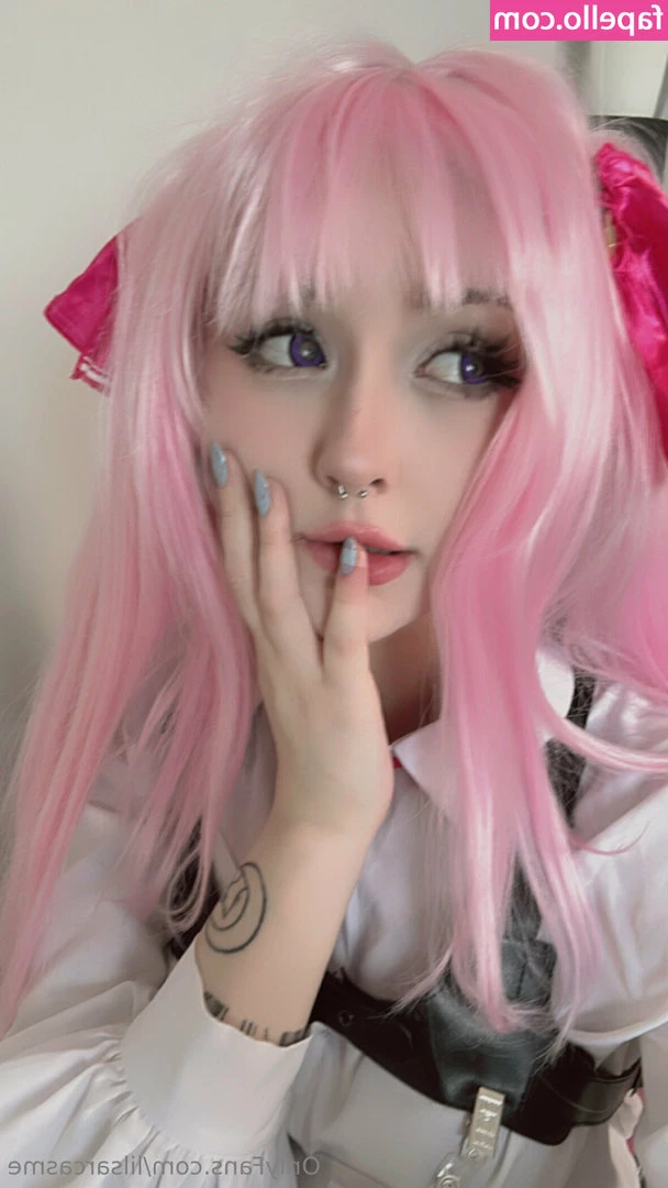 Lilsarcasme [ lilsarcasme-8 ] - 🎄Christmas is almost here 🎁 let’s unwrap our  gifts