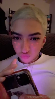  [ stormy-buns ] - Lick me senseless please