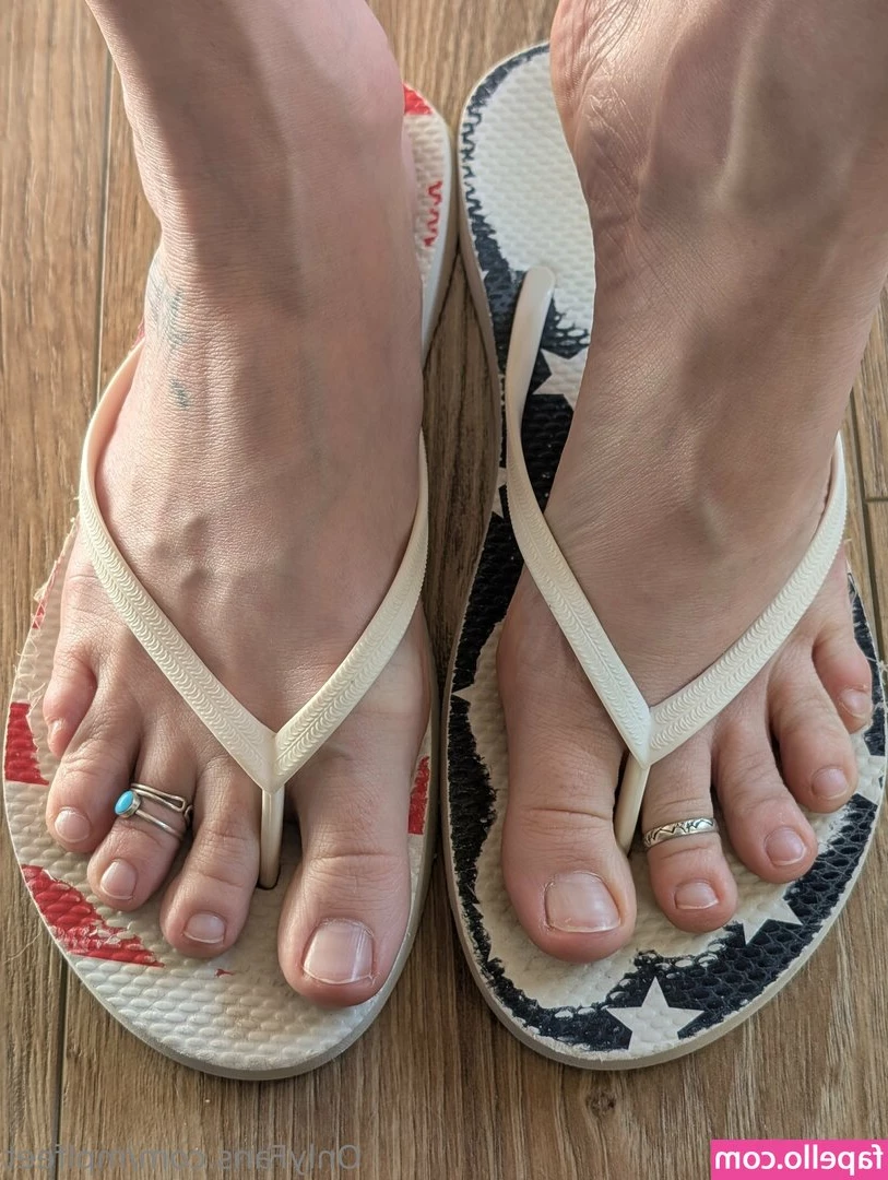 mplfeet - I know  I know  Yours is bigger