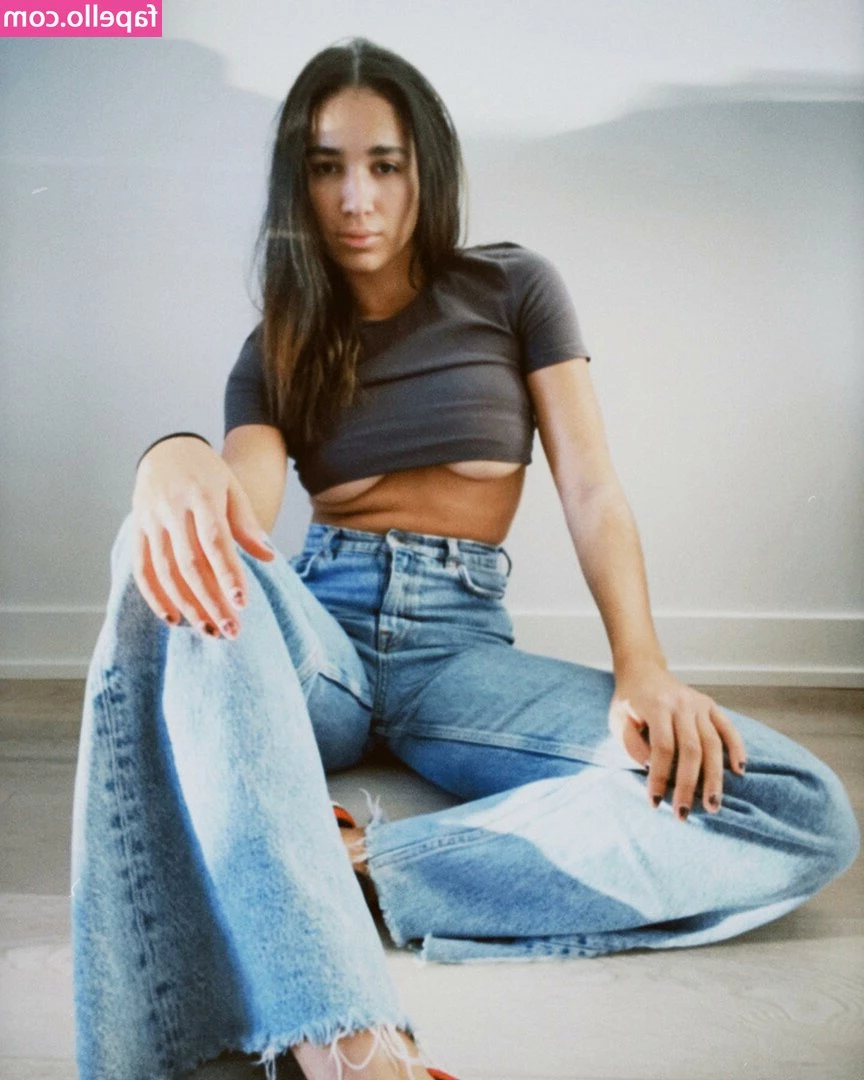Genna Barton [ genna-barton ] - I hadn't used my cute plug for a long time, what do you think, daddy?