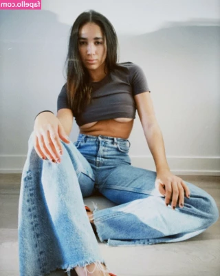 Genna Barton [ genna-barton ] - I hadn't used my cute plug for a long time, what do you think, daddy?
