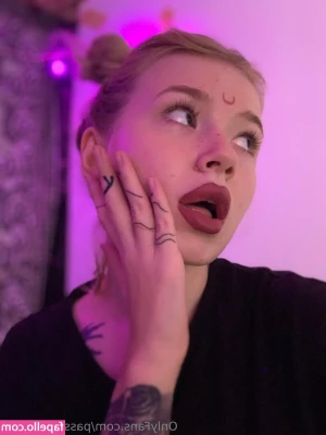 passionatefoxy - Master  koonsss making good use of the boy hole  Hear the caged slut