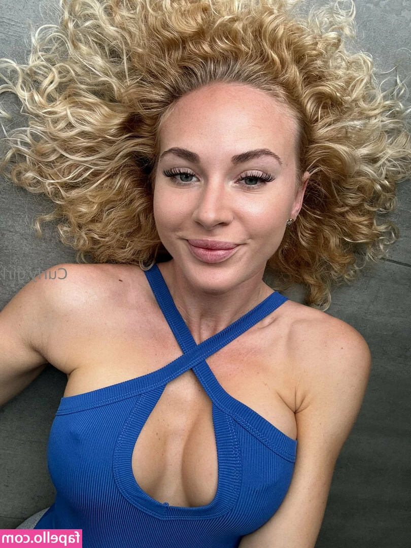 curly.girl.2 [ curly-girl-2 ] - Don't you wish you were here? 😉