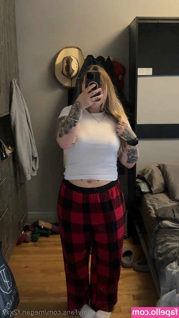 megan.f2xxx [ megan-f2xxx ] - In a Well Populated Area  this is the easiest way to still enjoy my