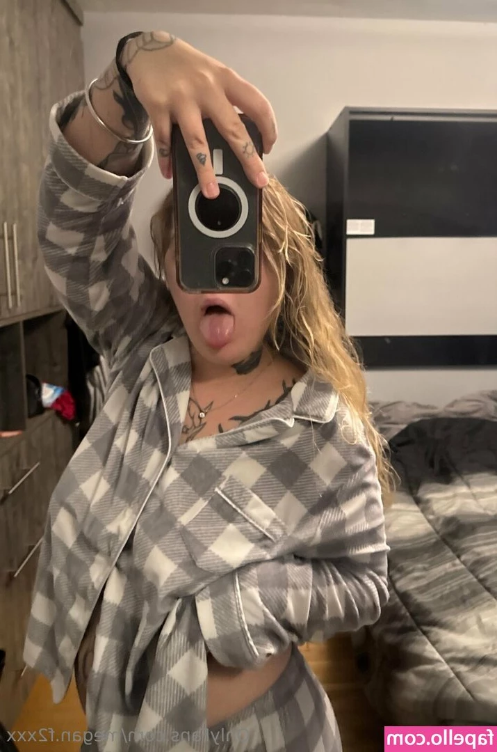 megan.f2xxx [ megan-f2xxx ] - BN on Fetish Friday part 2 Make up for 06 30