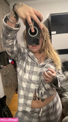 megan.f2xxx [ megan-f2xxx ] - Eat my   like a