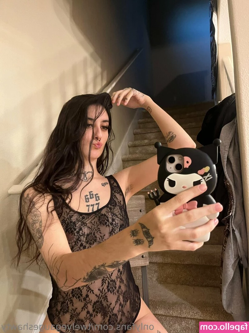 twelvegaugeshawty - Sideways footjob 🥵 he loves my high arches 🥰