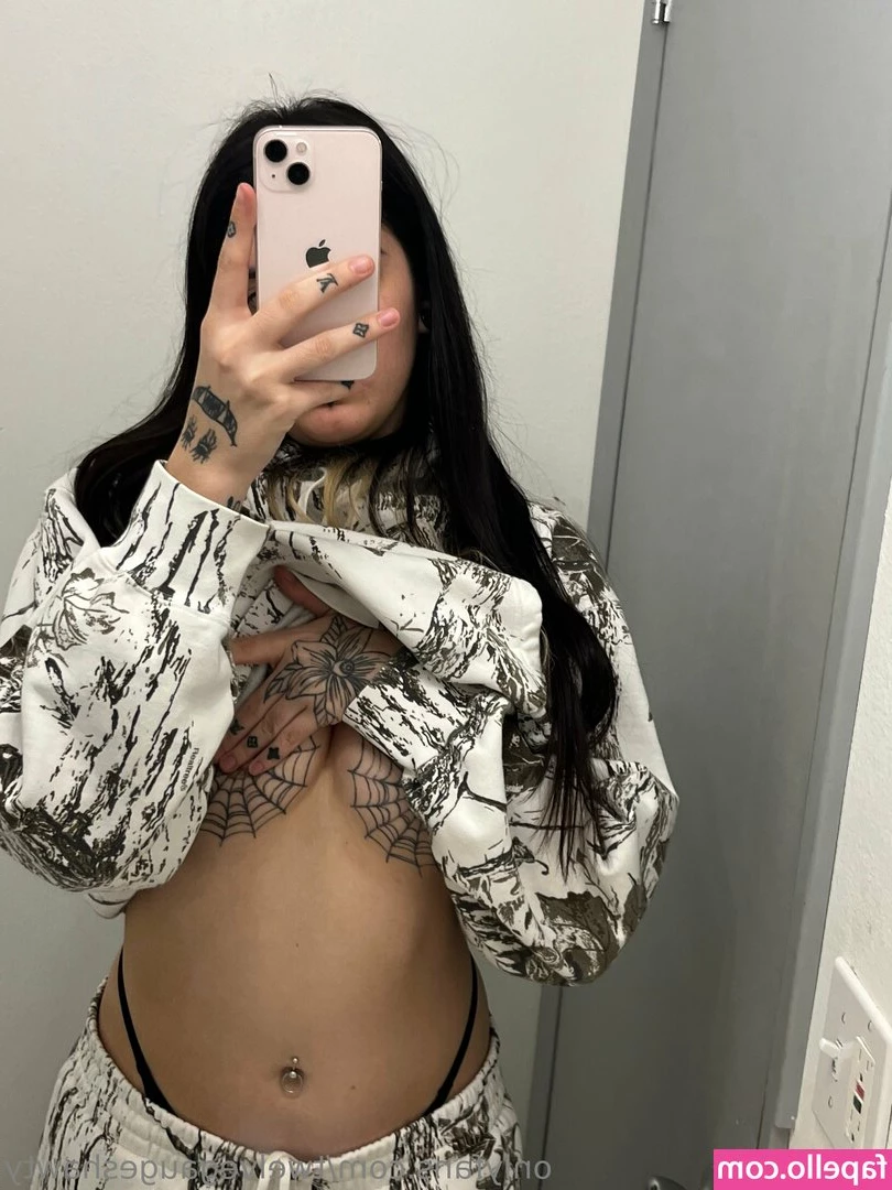 twelvegaugeshawty - this bikini is kinda seethrough so thought id do some bulge pics to