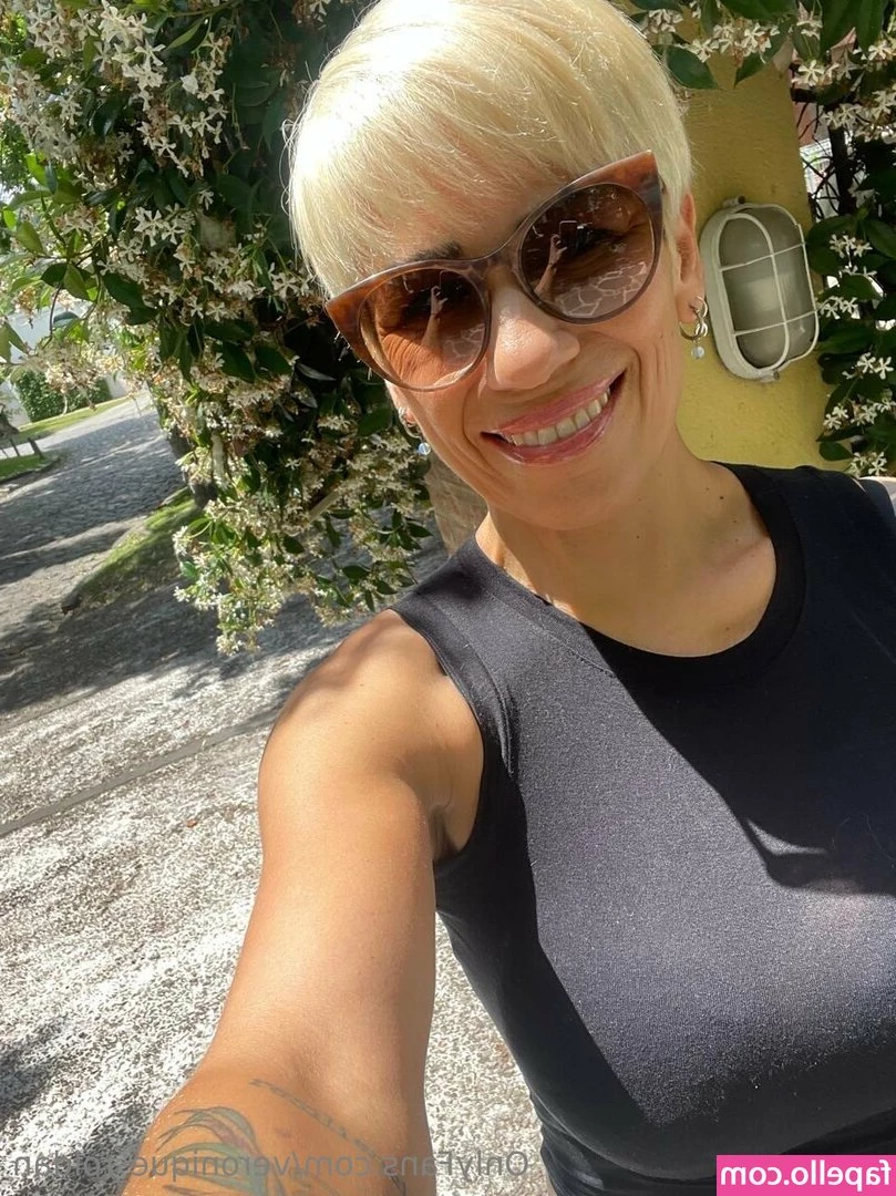 veronique1 - First word that comes to mind?