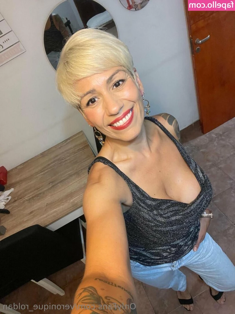 veronique1 - I m on Point  Today  Are YOU