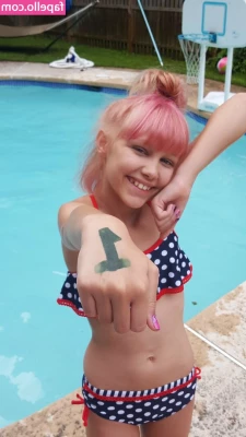 Grace VanderWaal [ grace-vanderwaal ] - Hot video
