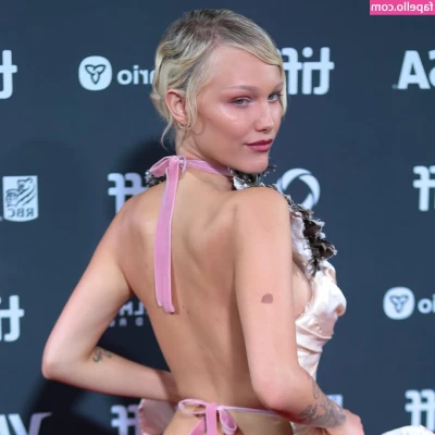 Grace VanderWaal [ grace-vanderwaal ] - it s Lina   She will fulfill all of your fantasies   You will come