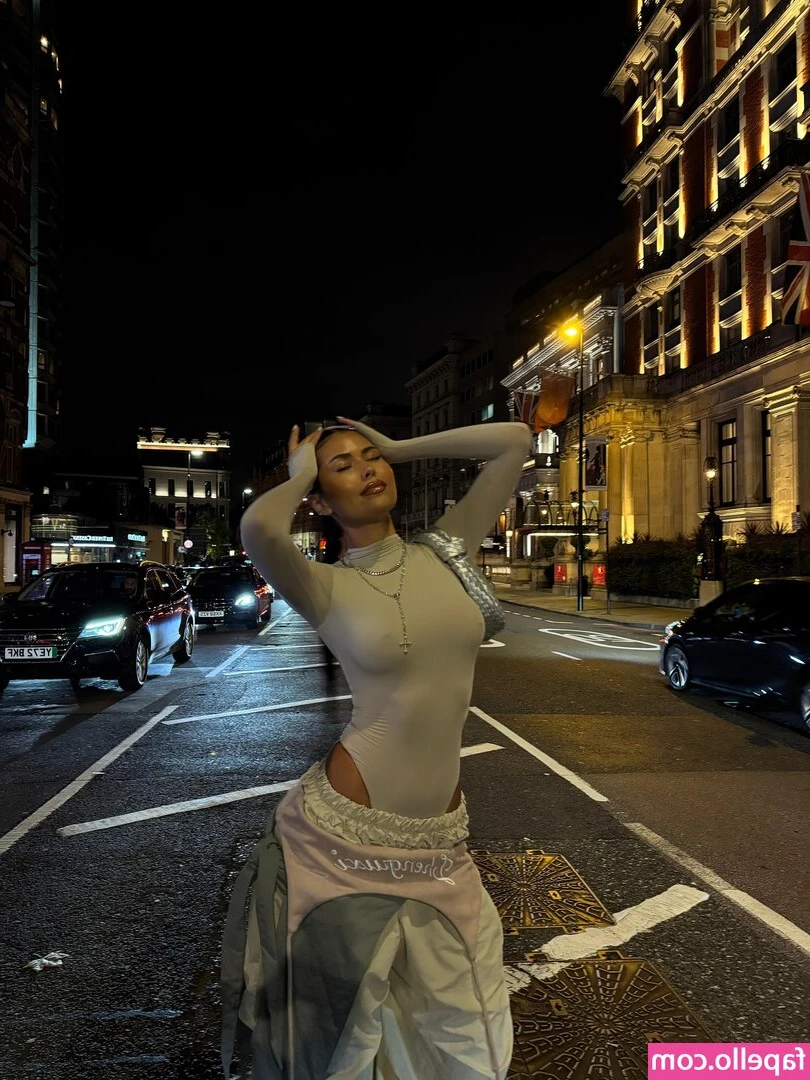 Florence Mueller [ florence-mueller ] - I wanna get naughty 😈