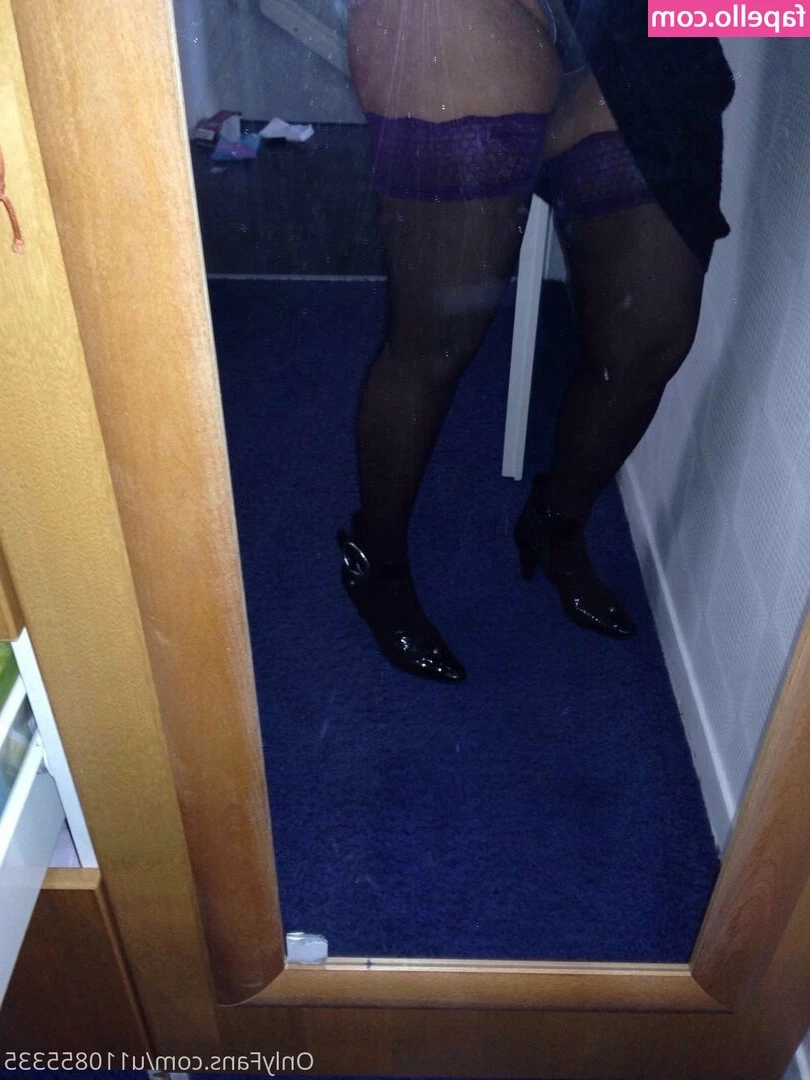 hotwife_sannah [ hotwife-sannah ] - About to upload a full B/G Sex Video 😉