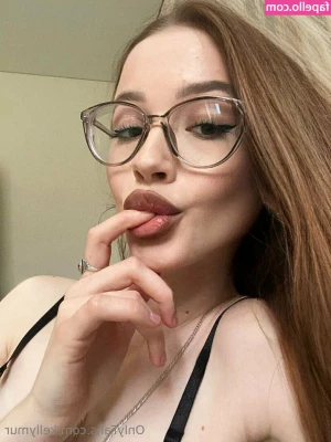 kellymur - My favorite toy   makes me cum soooo hard