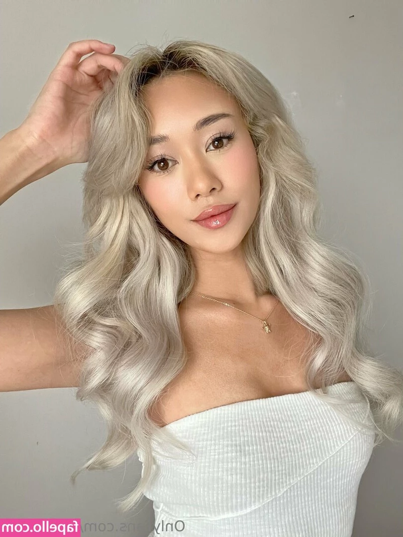 clarapaige - Lazy day but I’m never lazy when it comes to filming 🤭