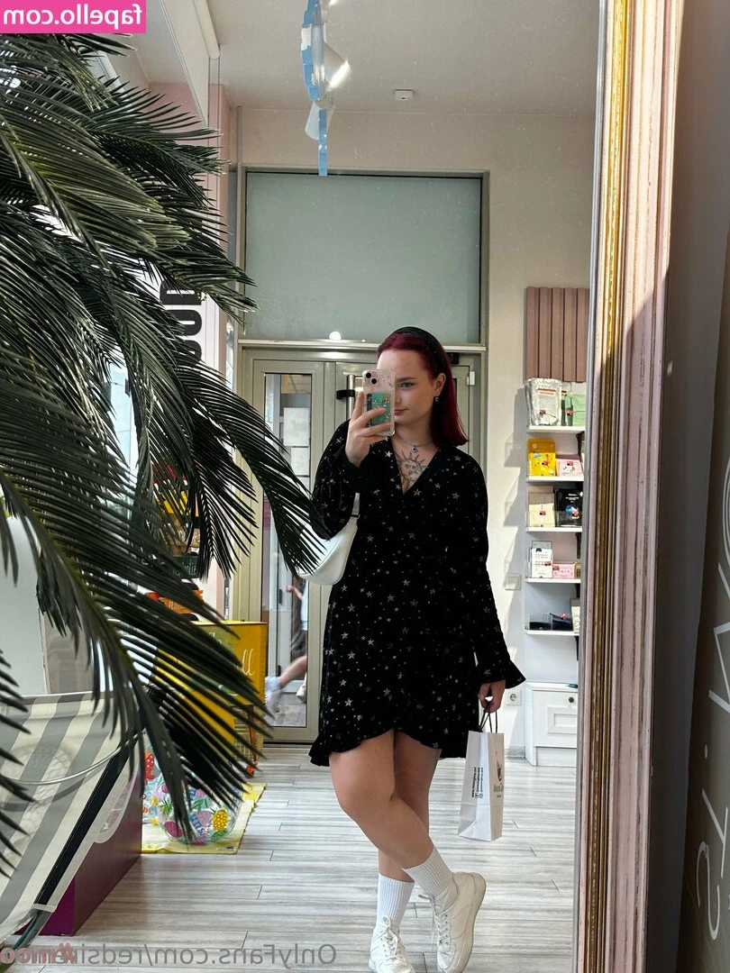 redsirennn - Love a bathroom tease  check your DMs for the full video  amp  pic set