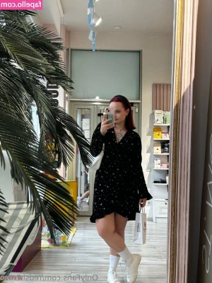 redsirennn - Love a bathroom tease  check your DMs for the full video  amp  pic set