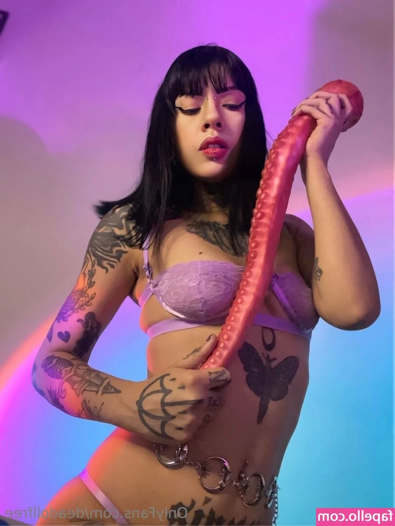 deadollfree - A lil booty compilation for you too