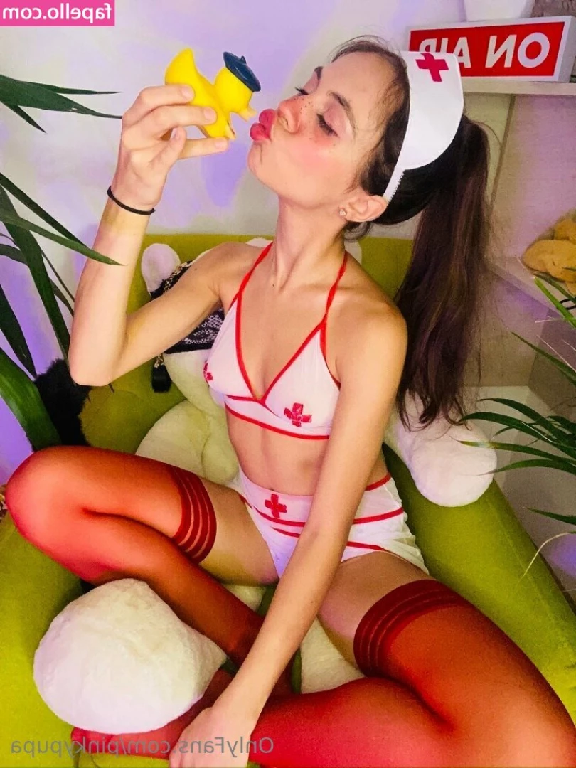 pinkypupa - just wearing my shorts a diff way     10 no ppv on my vip  scxquinn  