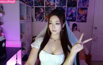Kiittwy - Come and use my holes please daddy 🍆💦