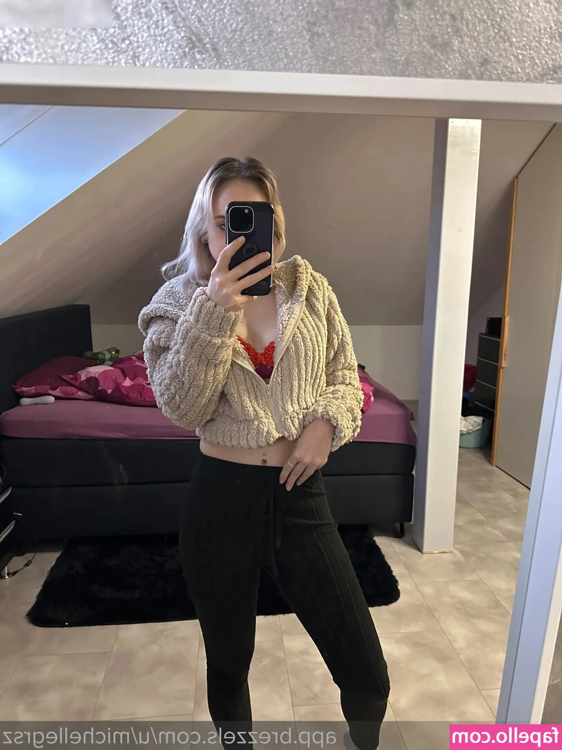 Michellegrsz / 112_michelle [ michellegrsz-112-michelle ] - Have you seen the movie Terminator? 🥵 After communicating with me,
