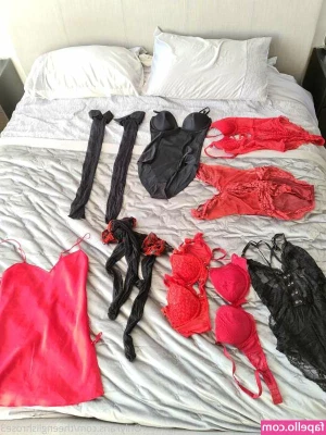 UKMistressRose - Nothing like a good morning jerk to start the day
