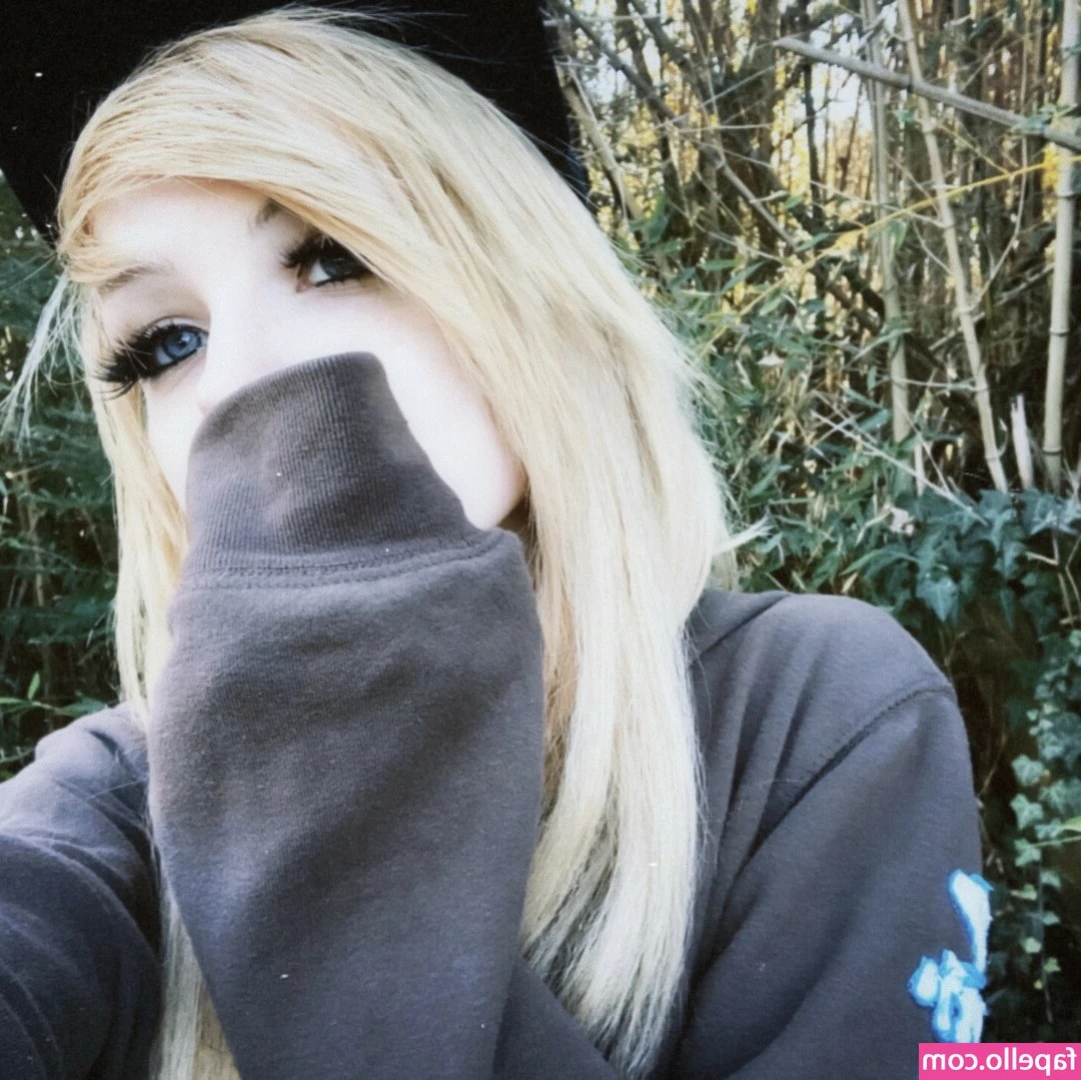 Shauna Dean Cokeland [ shauna-dean-cokeland ] - Tiddies