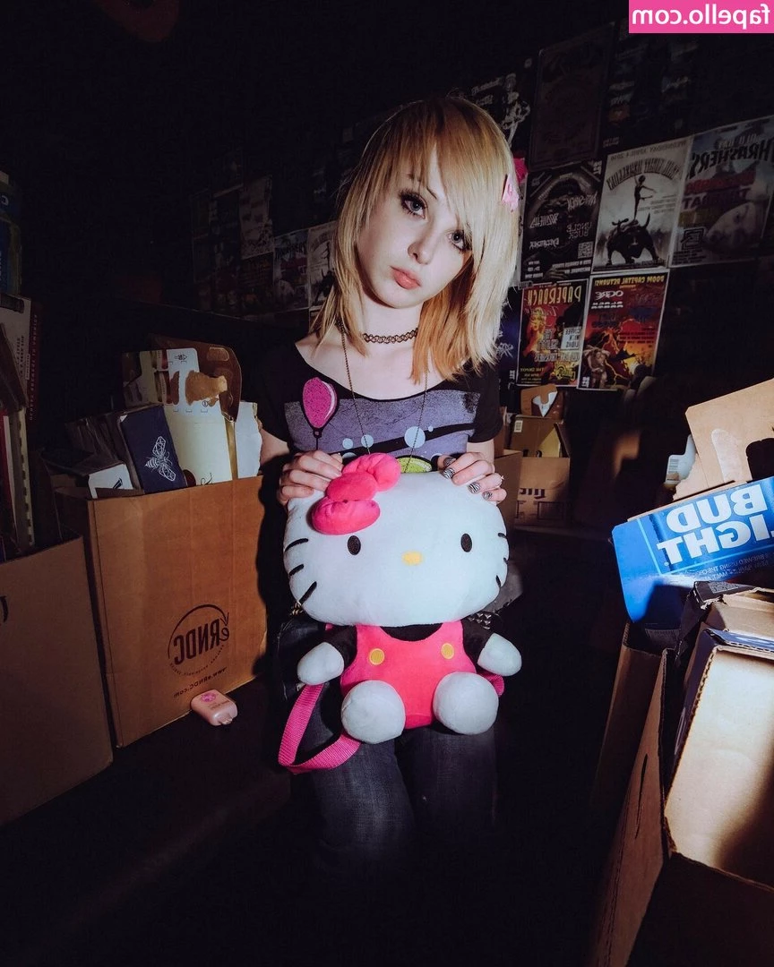 Shauna Dean Cokeland [ shauna-dean-cokeland ] - Full frontal