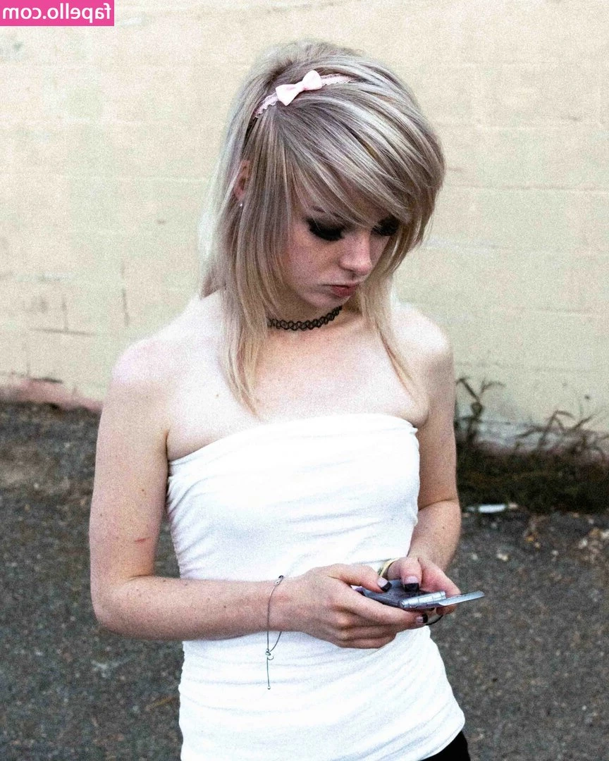 Shauna Dean Cokeland [ shauna-dean-cokeland ] - People keep unsubbing did I do something wrong 😔