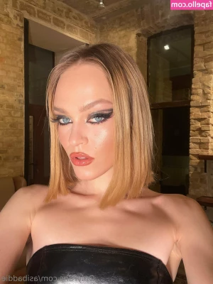 asibaddie - This zipper was doomed. Bounced, bounced, bounced till it was no