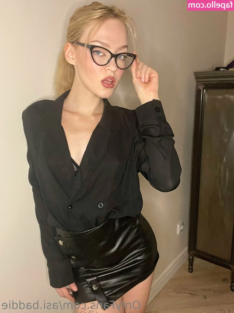 asibaddie - Im online lets to play  love