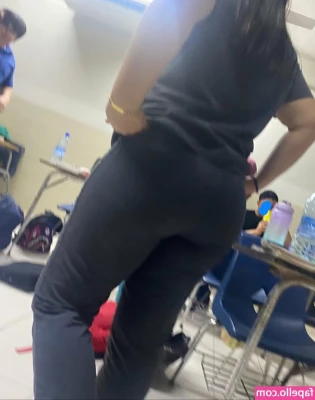 Valeria Cervantes [ valeria-cervantes ] - Enjoy the free feet pics 😝🦶🏻 you already know there’s more