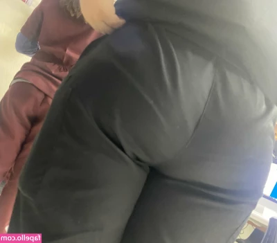 Valeria Cervantes [ valeria-cervantes ] - I love it when they strangle the neck gently