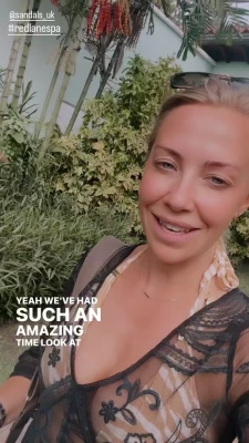 Laura Hamilton [ laura-hamilton ] - ❤️❤️❤️My first feet shoot! 17 foot photos and some vagina