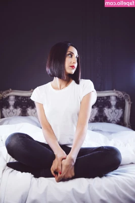Narges Rashidi [ narges-rashidi ] - Stay right there, let me seduce you with this body babe🍑🍒😏